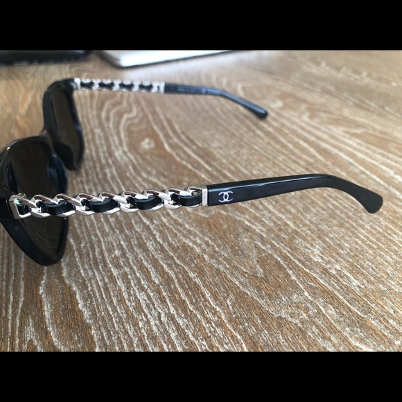chanel eyeglass chain